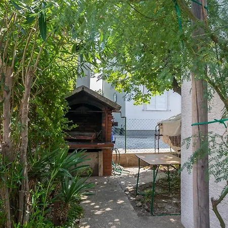 Apartment Mira