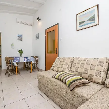 Mira Apartment