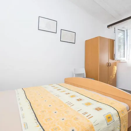 Mira * Privlaka (Zadar)