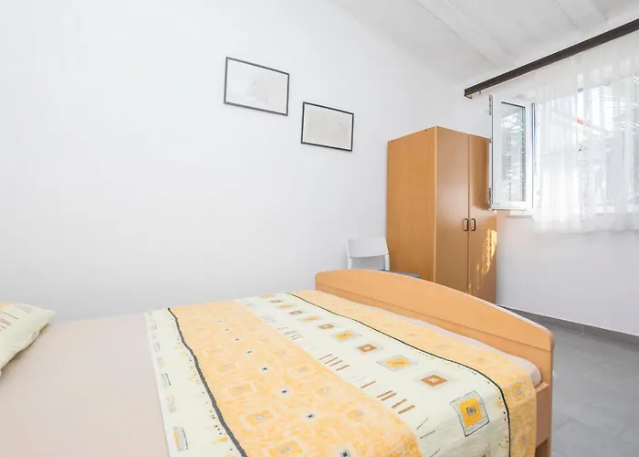 Mira * Privlaka (Zadar)